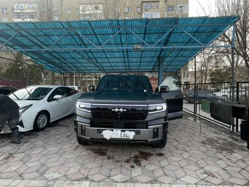 BYD FangChengBao Leopard 8