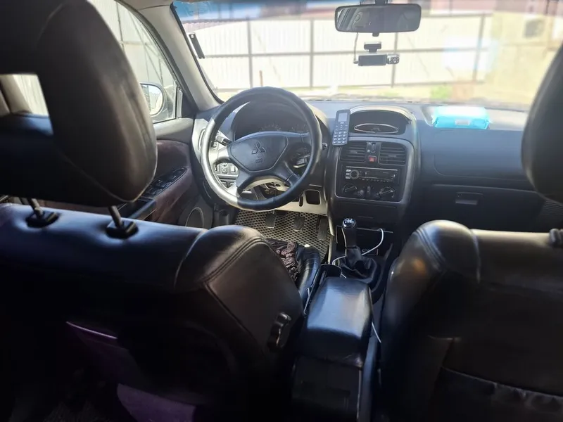 Mitsubishi Carisma