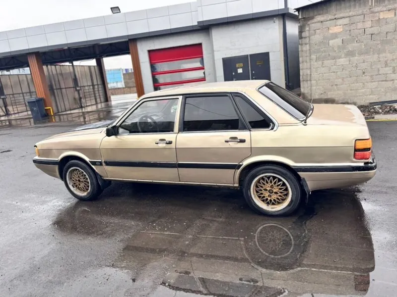 Audi 90