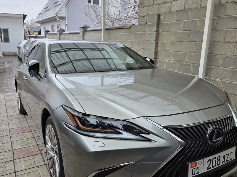 Lexus ES