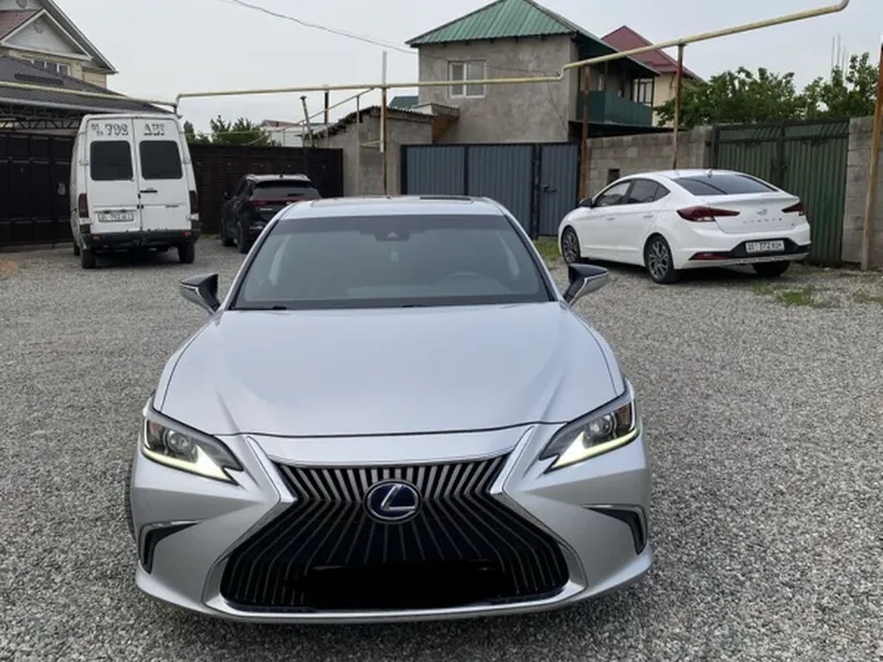 Lexus ES