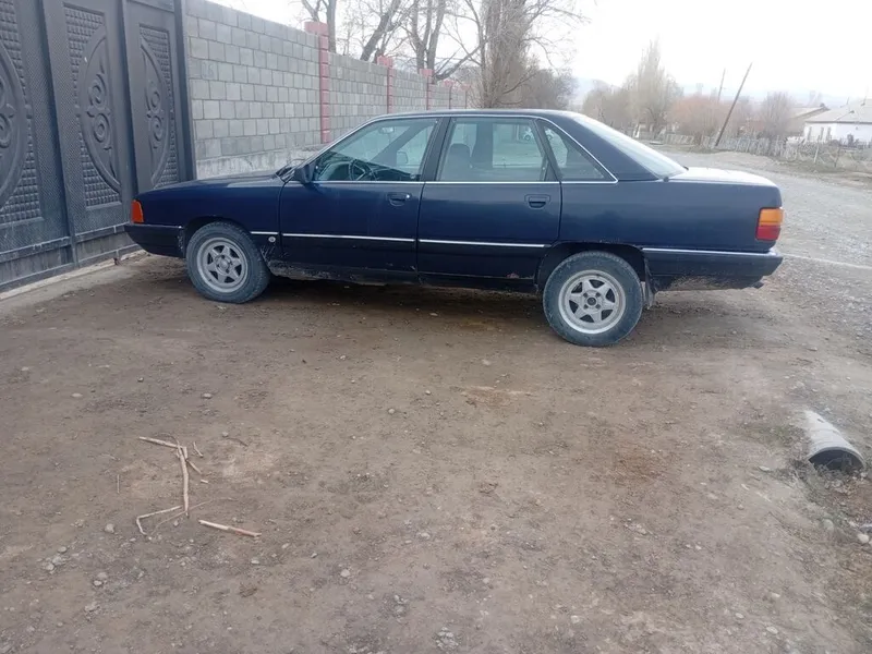 Audi 100