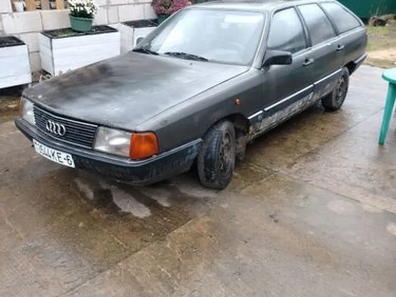 Audi 100