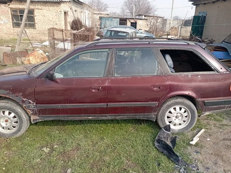 Audi 100