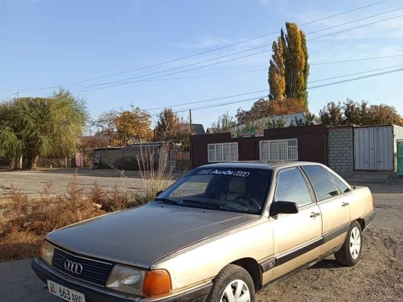 Audi 100