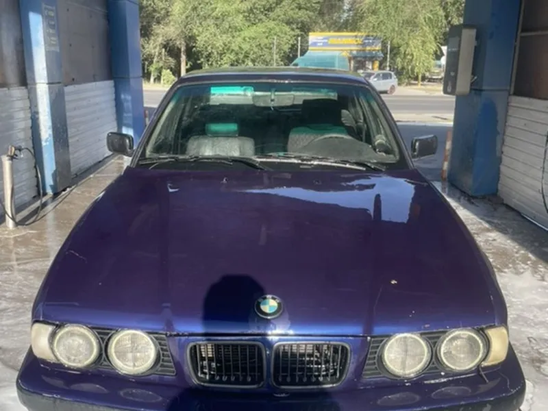BMW 525
