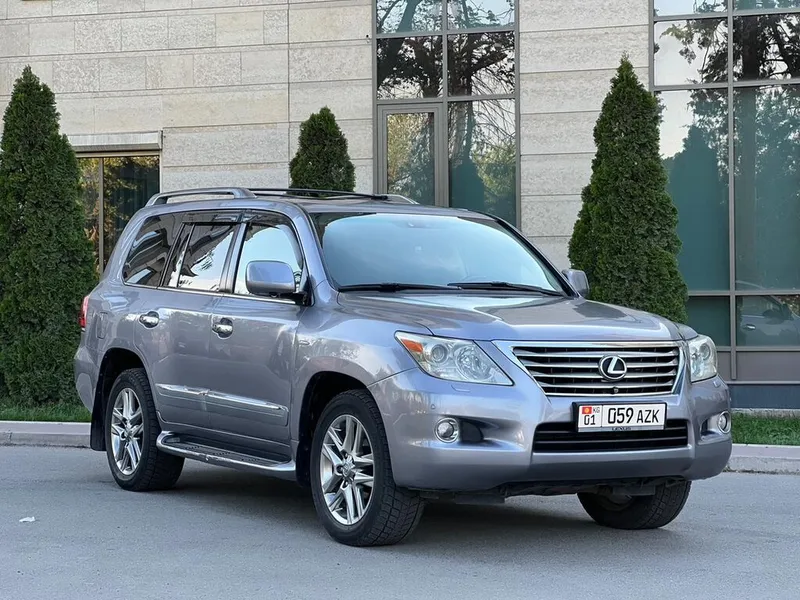 Lexus LX