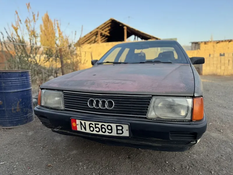 Audi 100