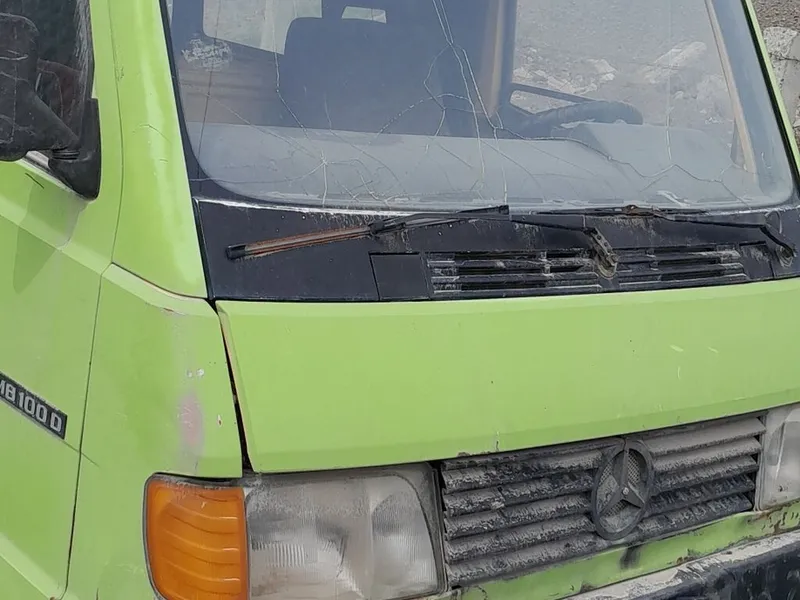 MercedesBenz MB 100