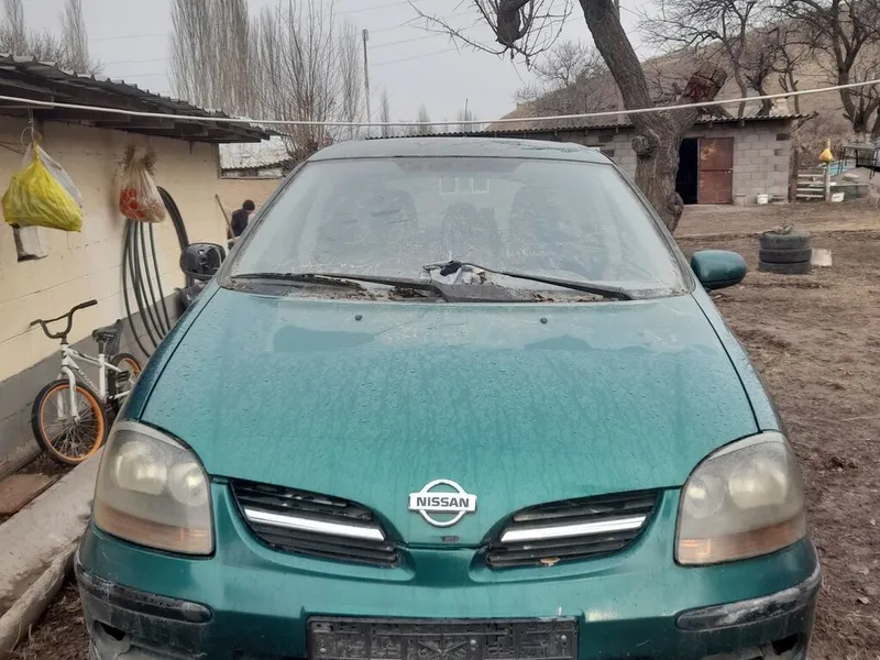 Nissan Almera Tino