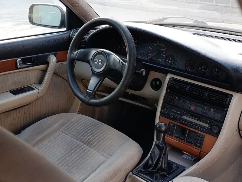 Audi 100