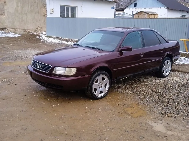 Audi 100