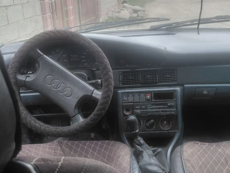 Audi 100