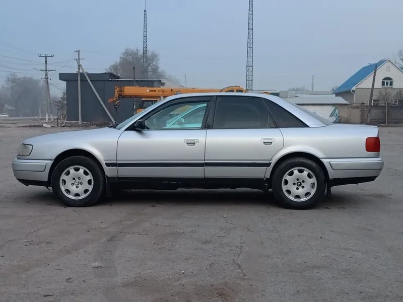 Audi 100