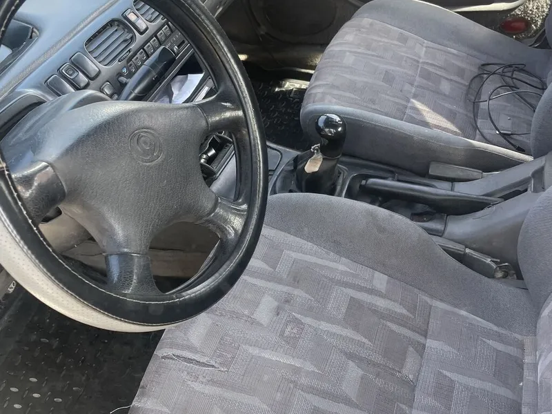 Mazda Cronos