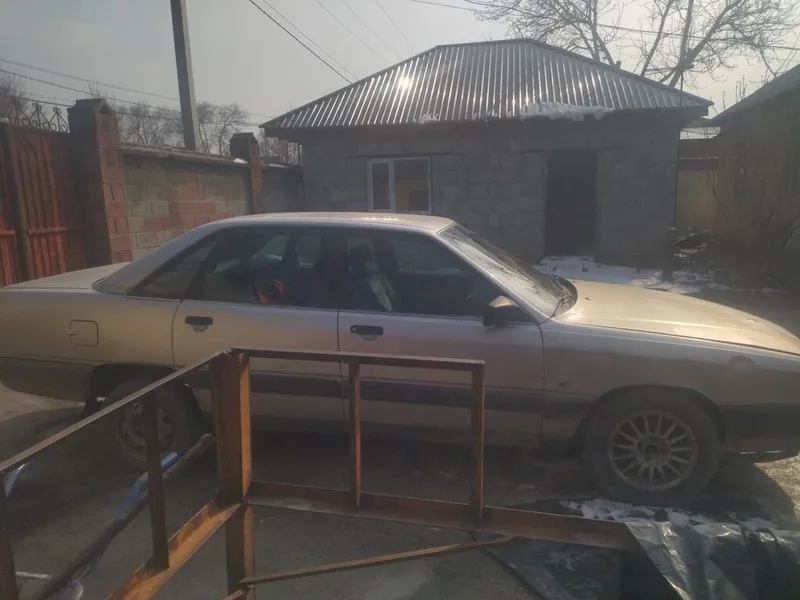 Audi 100