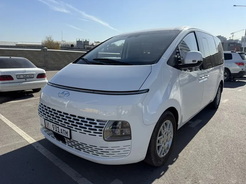 Hyundai Staria