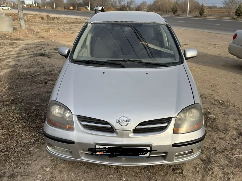 Nissan Almera Tino