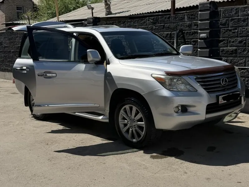 Lexus LX