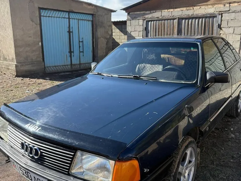 Audi 100