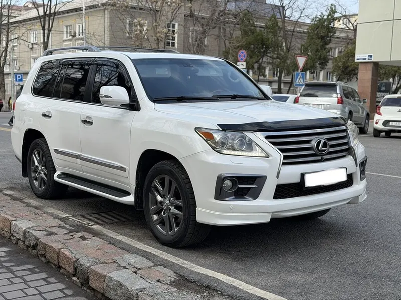 Lexus LX