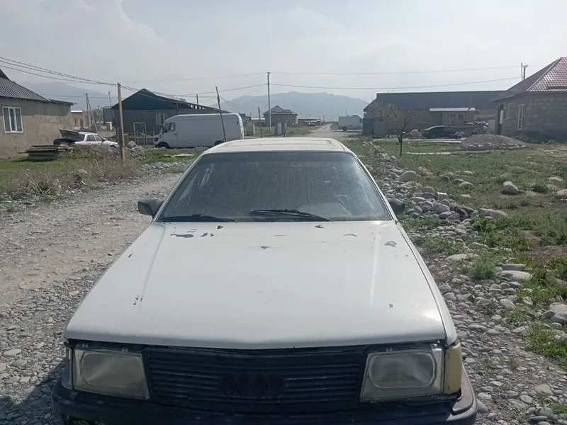 Audi 100