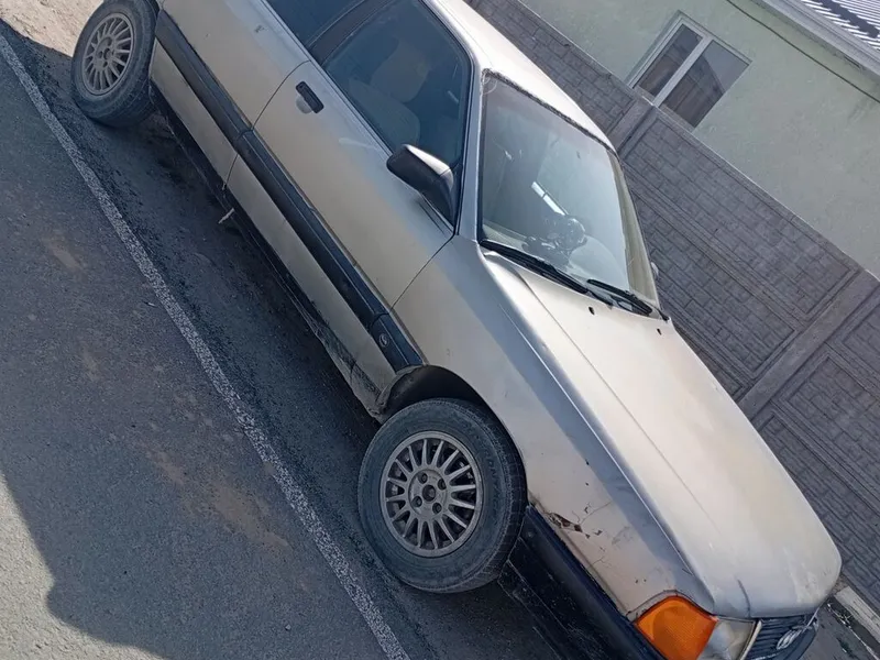 Audi 100