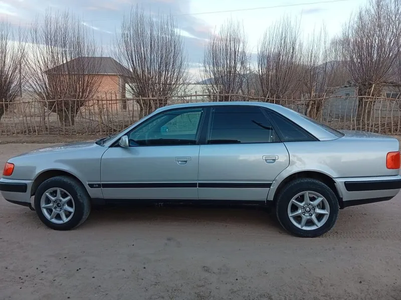 Audi 100