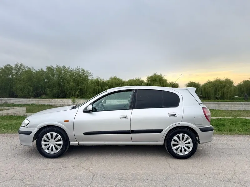 Nissan Almera