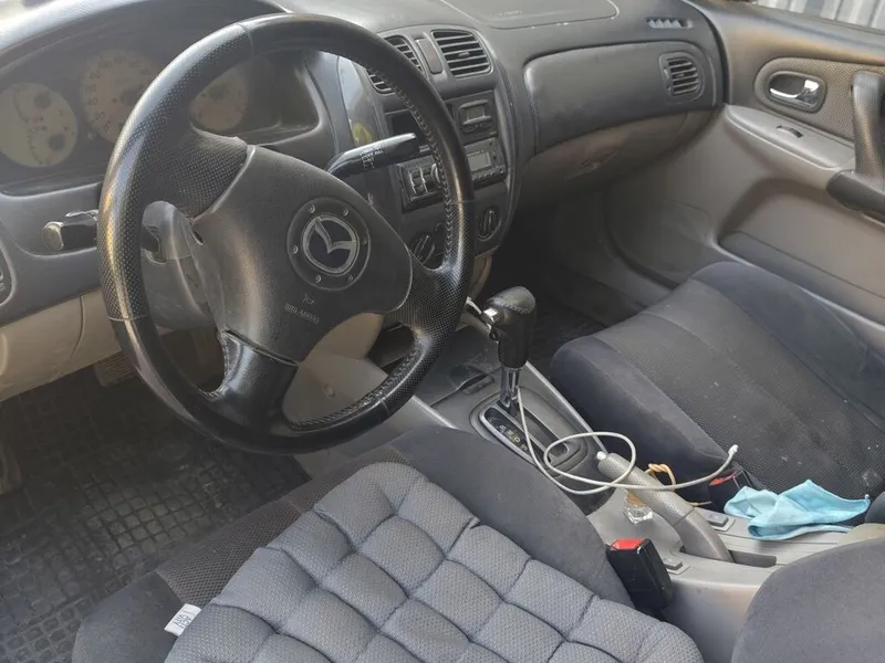 Mazda 323