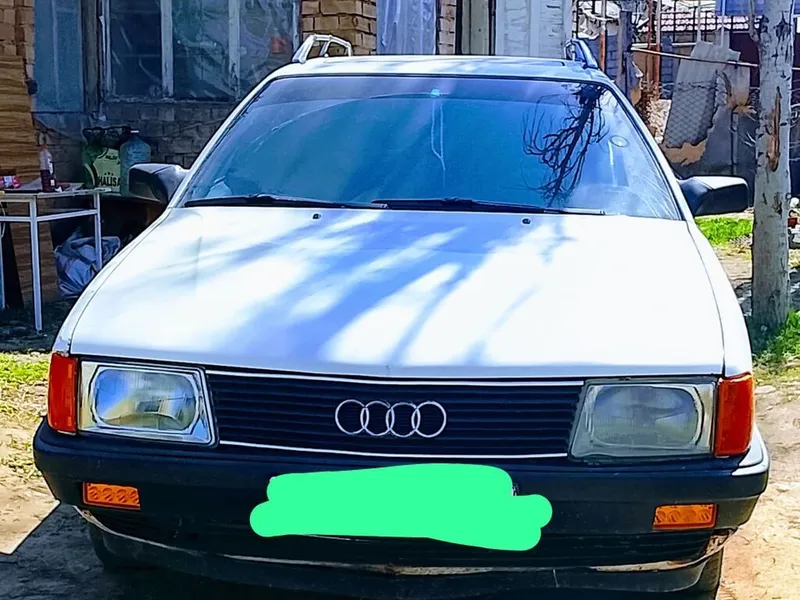 Audi 100
