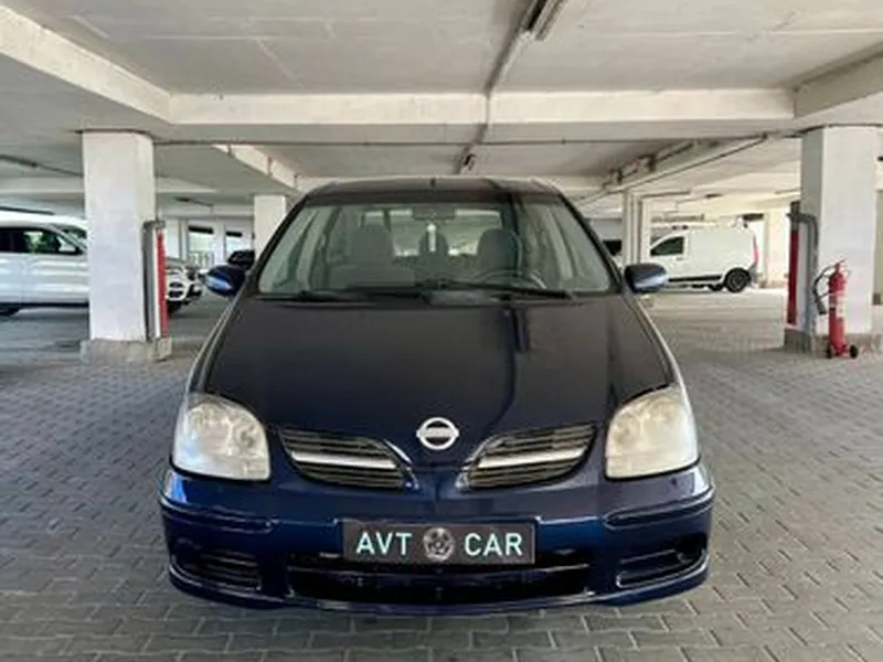 Nissan Almera Tino