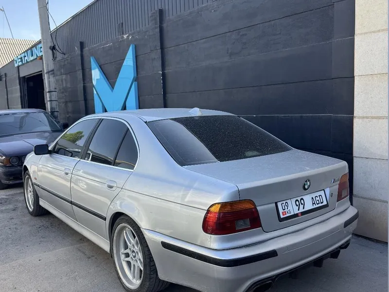 BMW 525