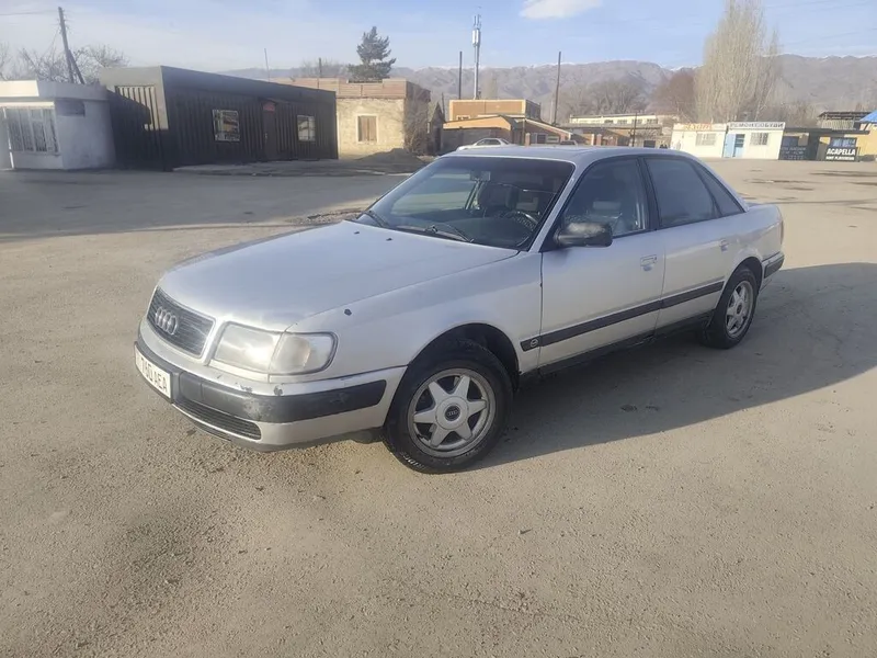 Audi 100