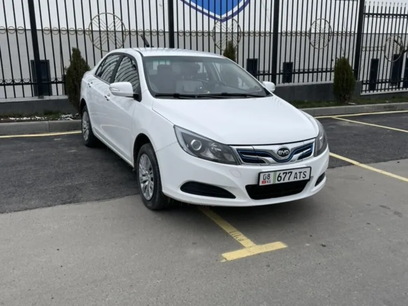 BYD E5