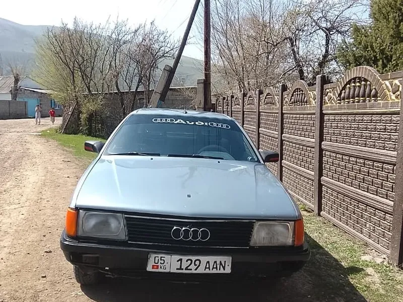 Audi 100