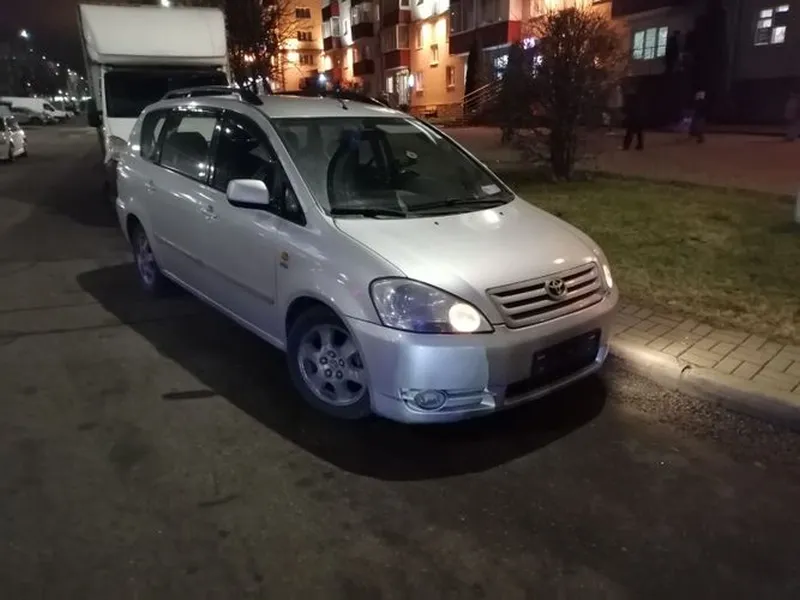 Toyota Avensis Verso