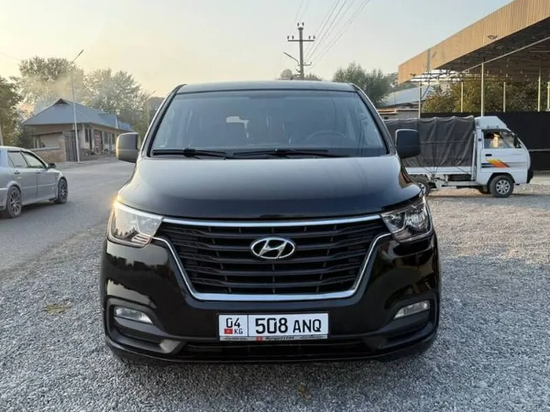 Hyundai Starex