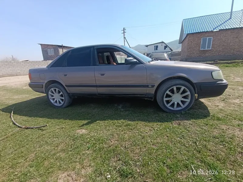 Audi 100