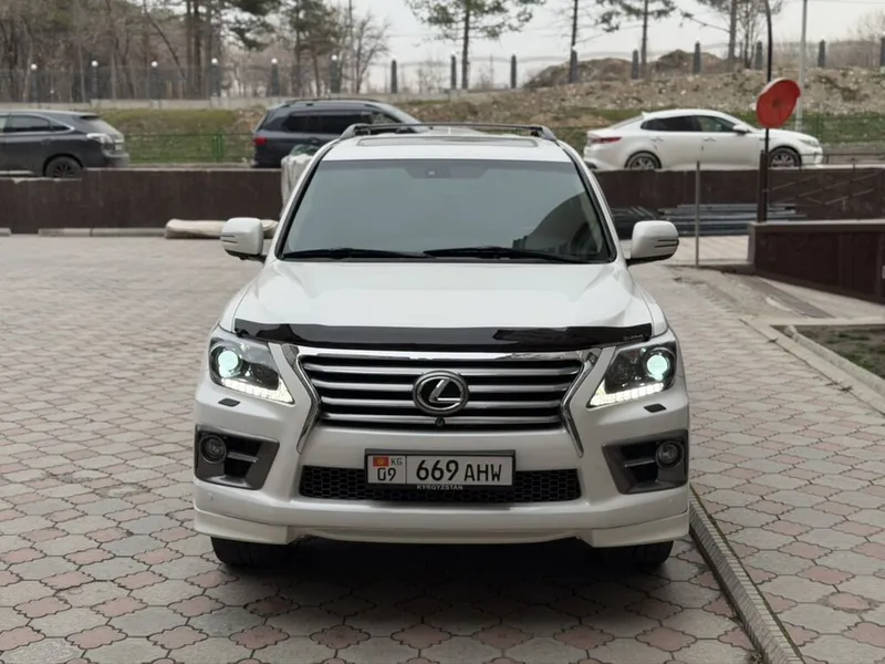 Lexus LX