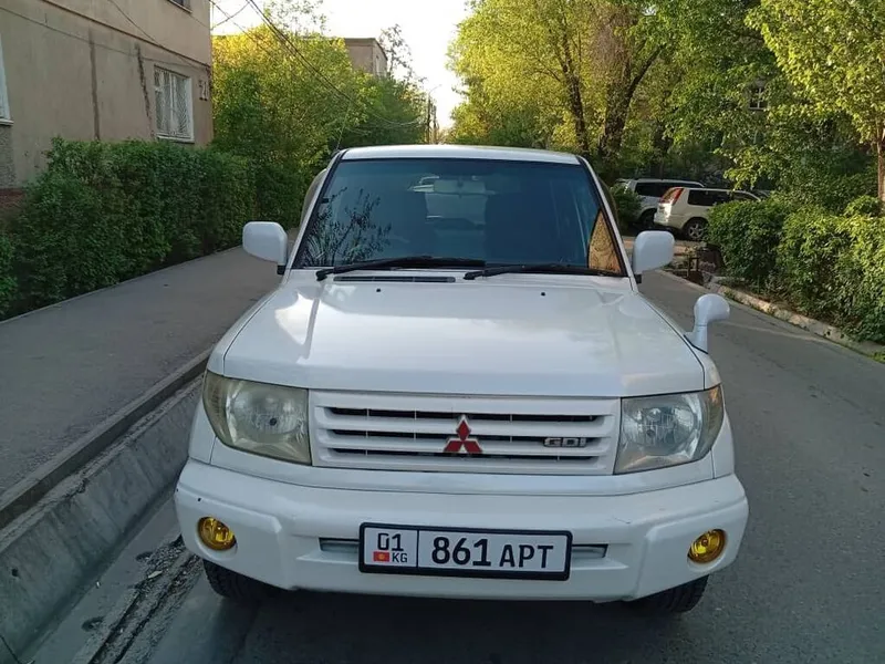 Mitsubishi Pajero iO