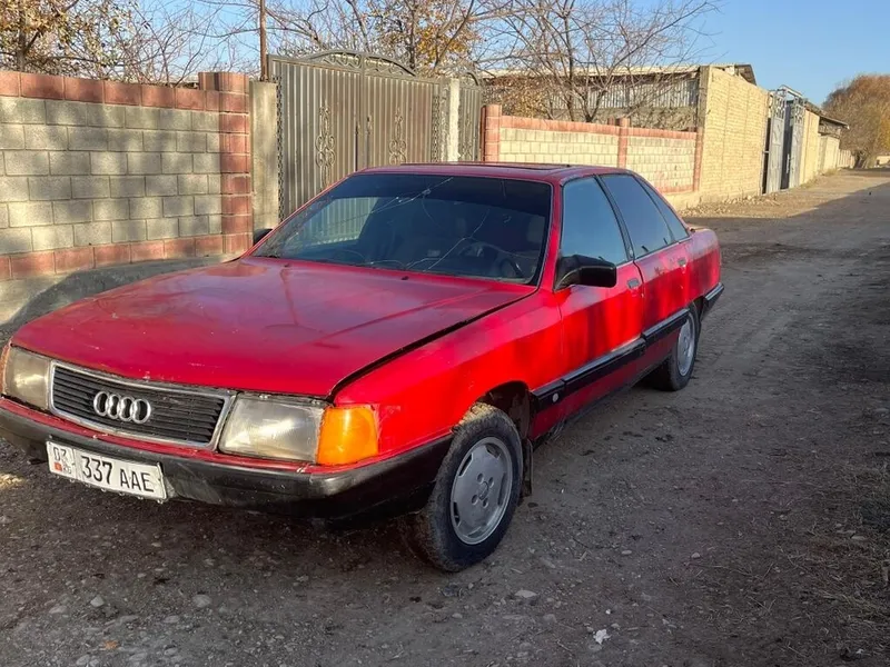 Audi 100