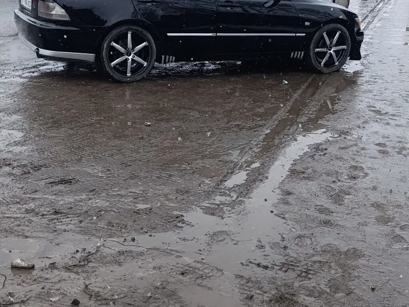 Lexus IS