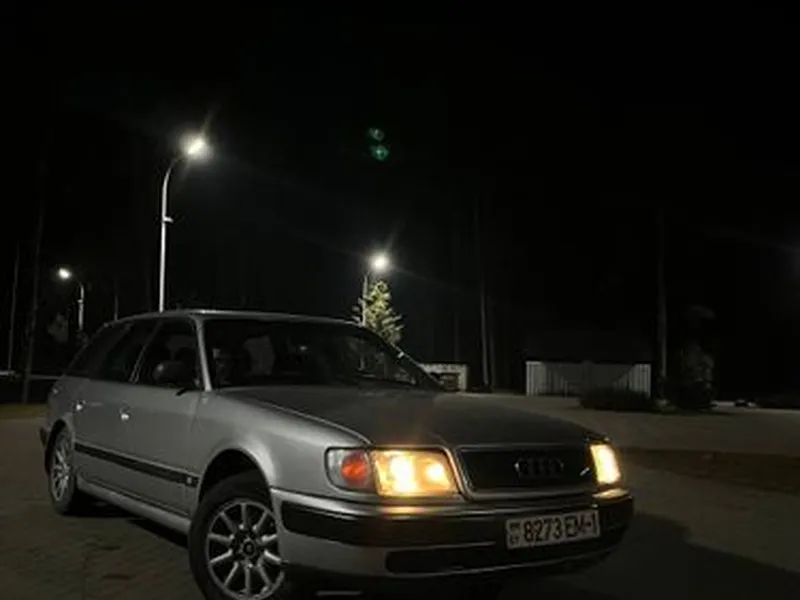 Audi 100