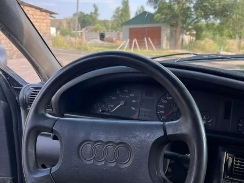 Audi 100