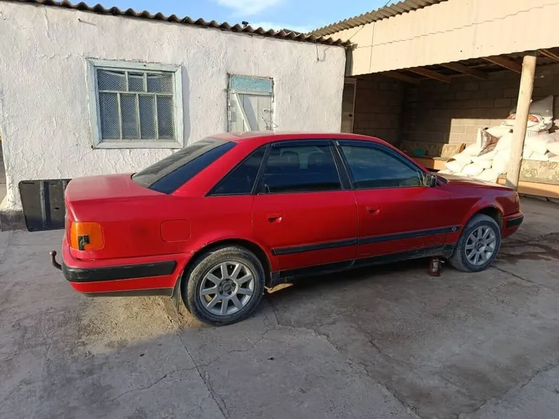 Audi 100