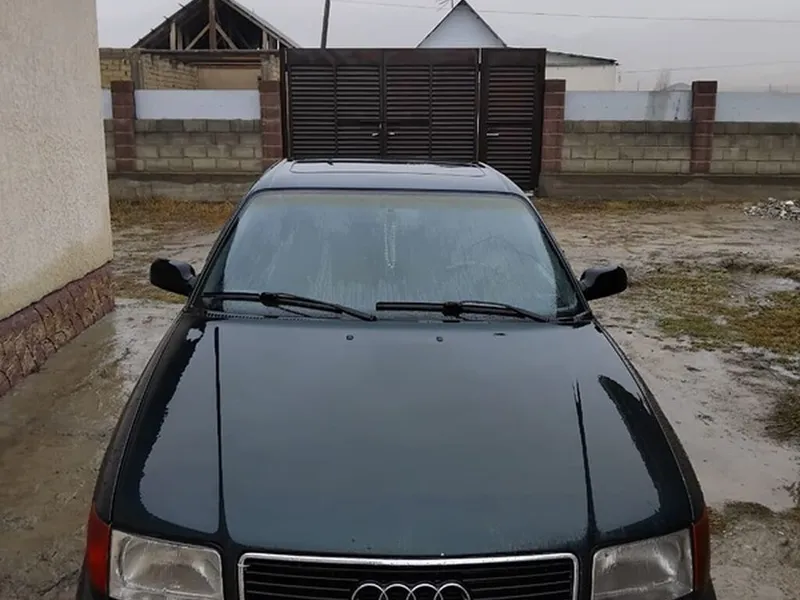 Audi 100