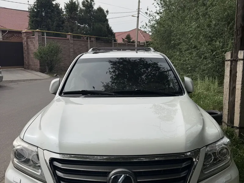 Lexus LX