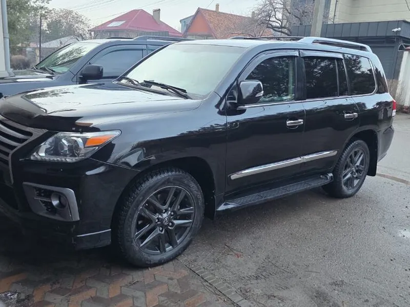 Lexus LX