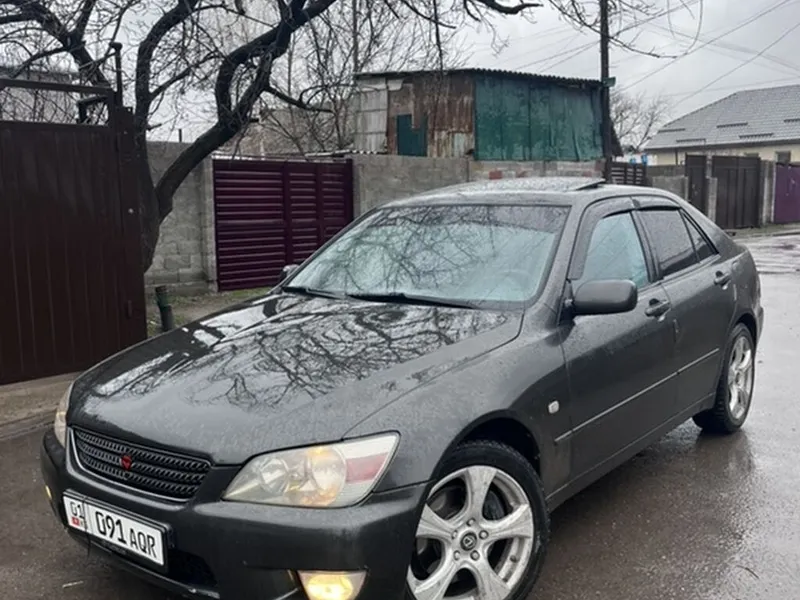 Lexus IS